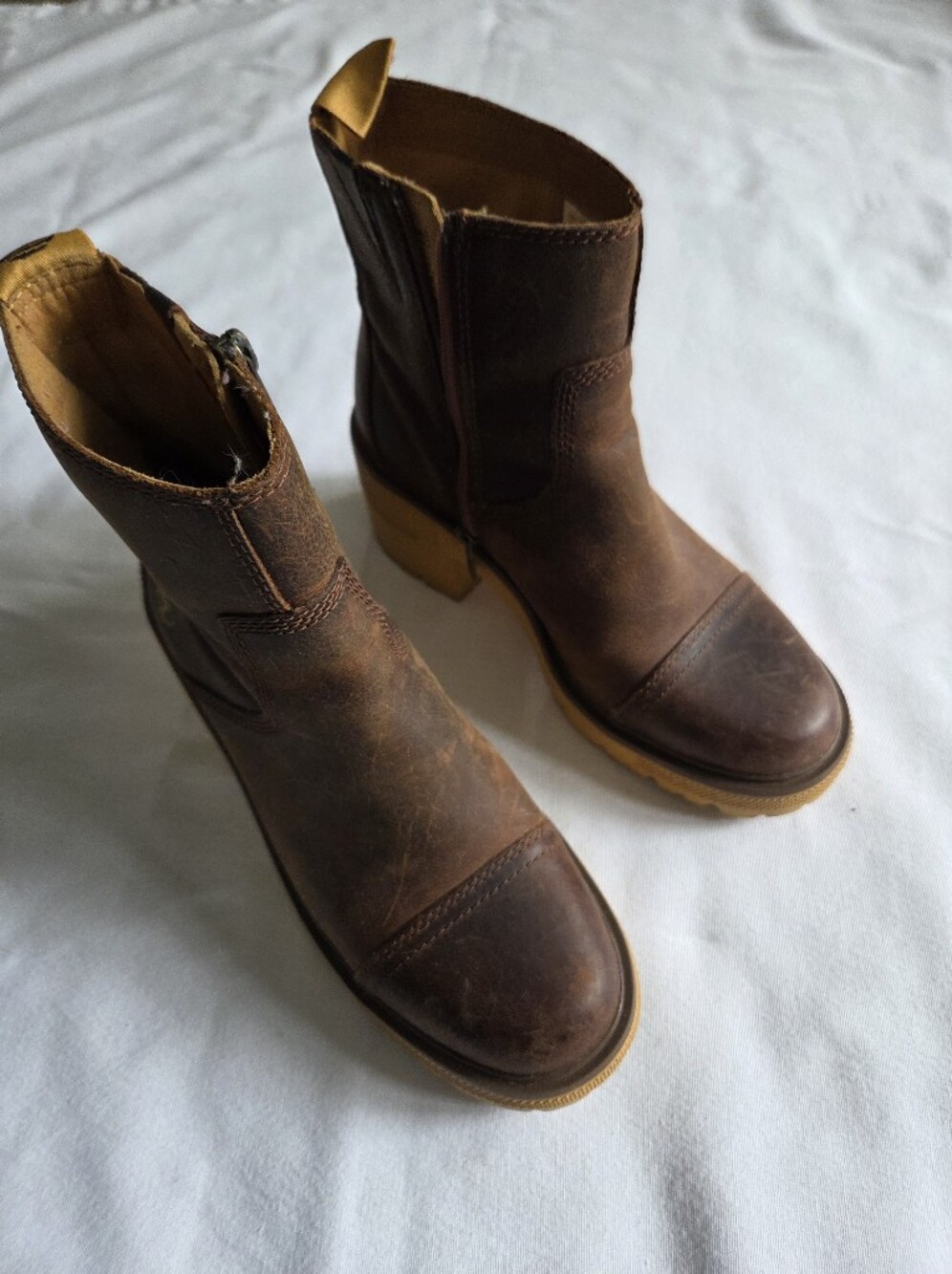 Timberland Women’s Silver Blossom Ankle Boots - Picture 2 of 5